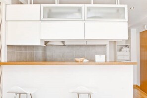 开间 (B) | 高档床上用品、羽绒被、加厚床垫、客房内保险箱