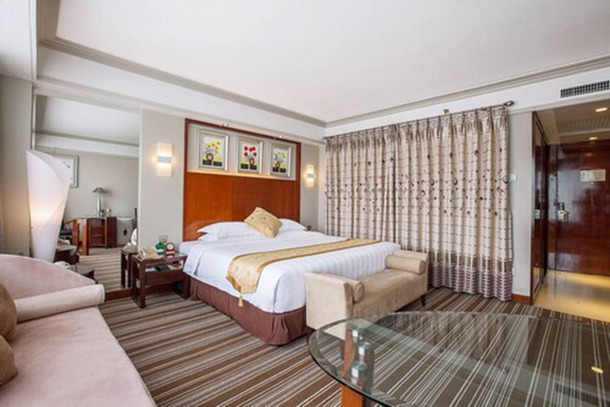 Phòng Deluxe | Minibar, két bảo mật tại phòng, màn/rèm cản sáng 