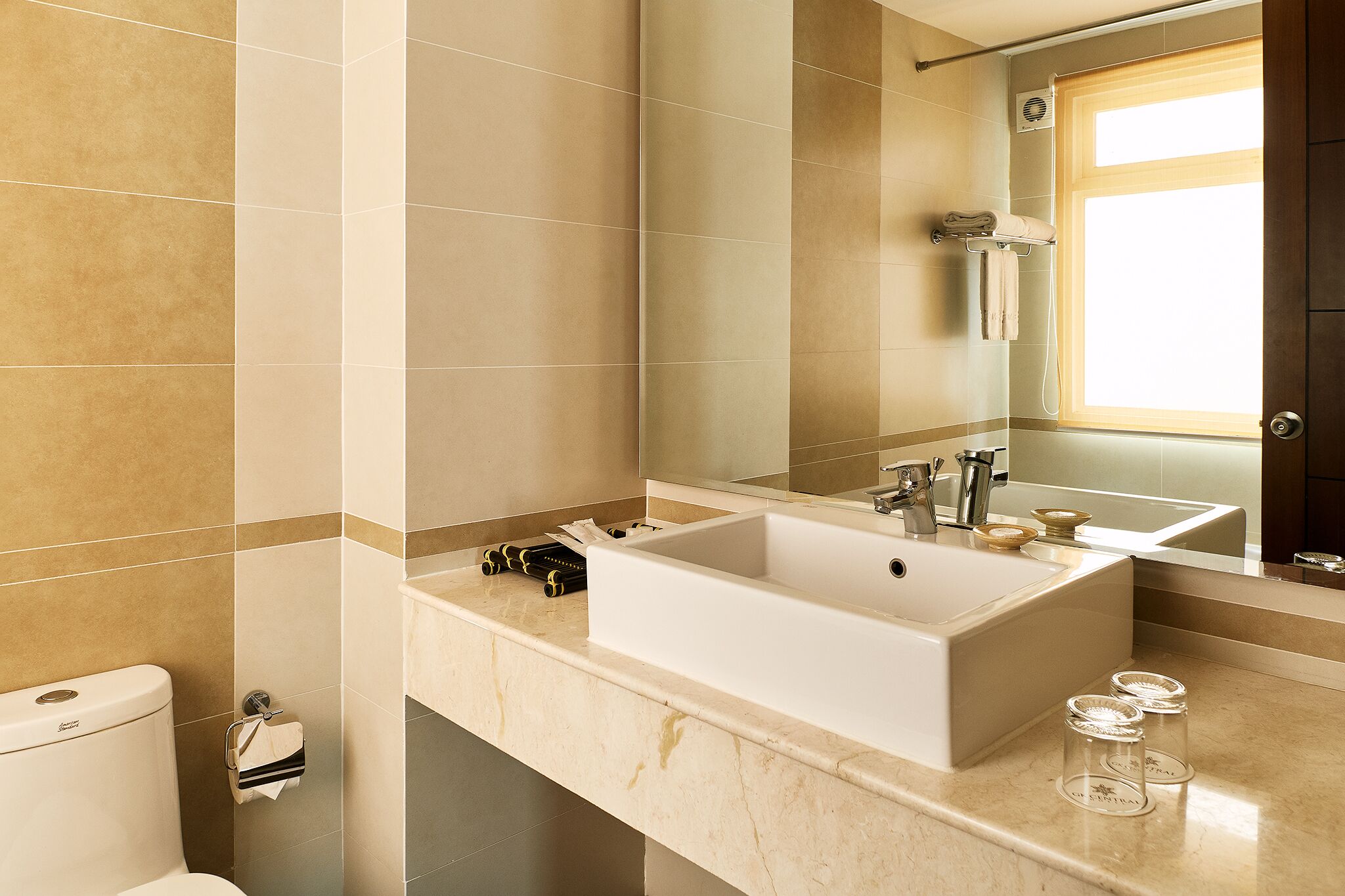 Deluxe Room | Bathroom | Free toiletries, hair dryer, slippers, towels