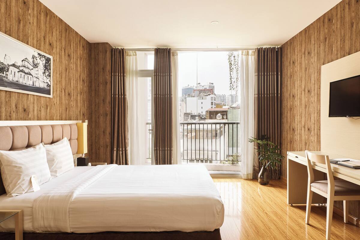 Free minibar items, in-room safe, desk, blackout curtains