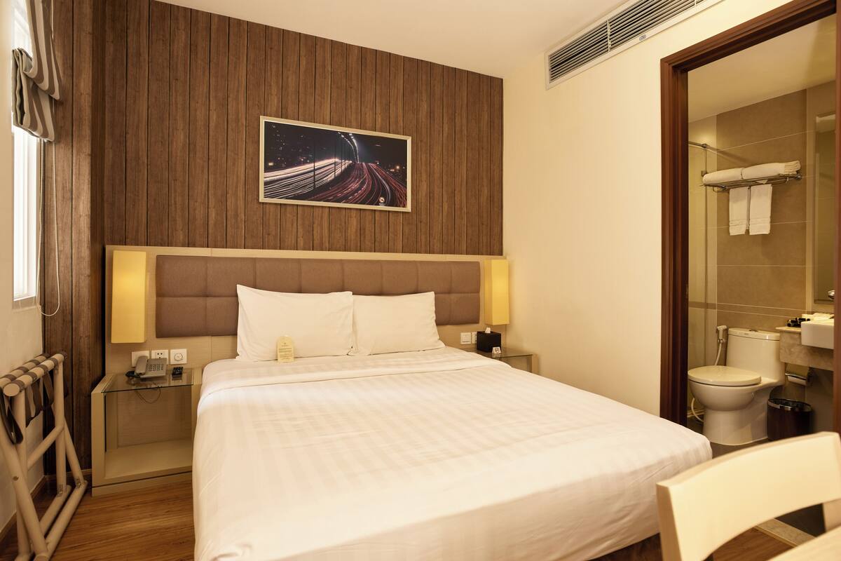 Free minibar items, in-room safe, desk, blackout curtains