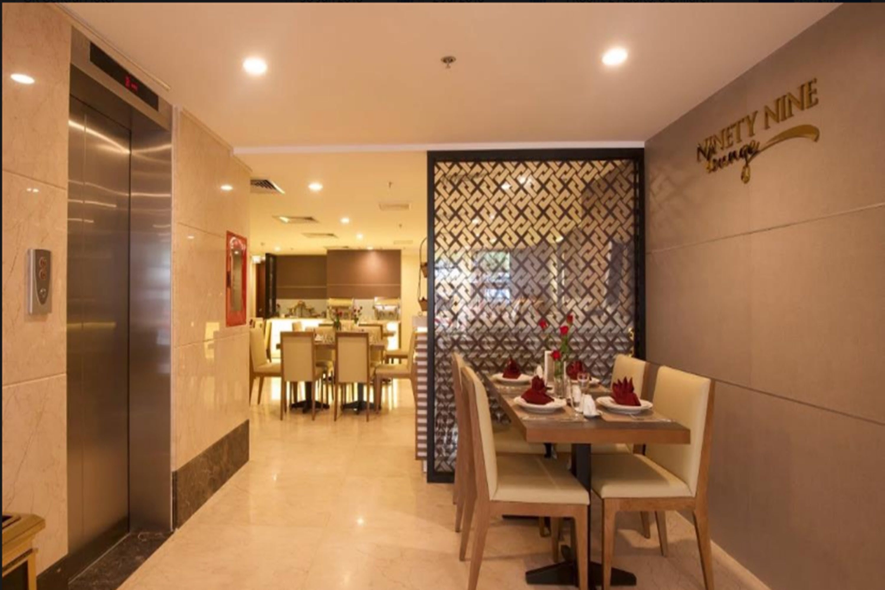 breakfast and lunch served