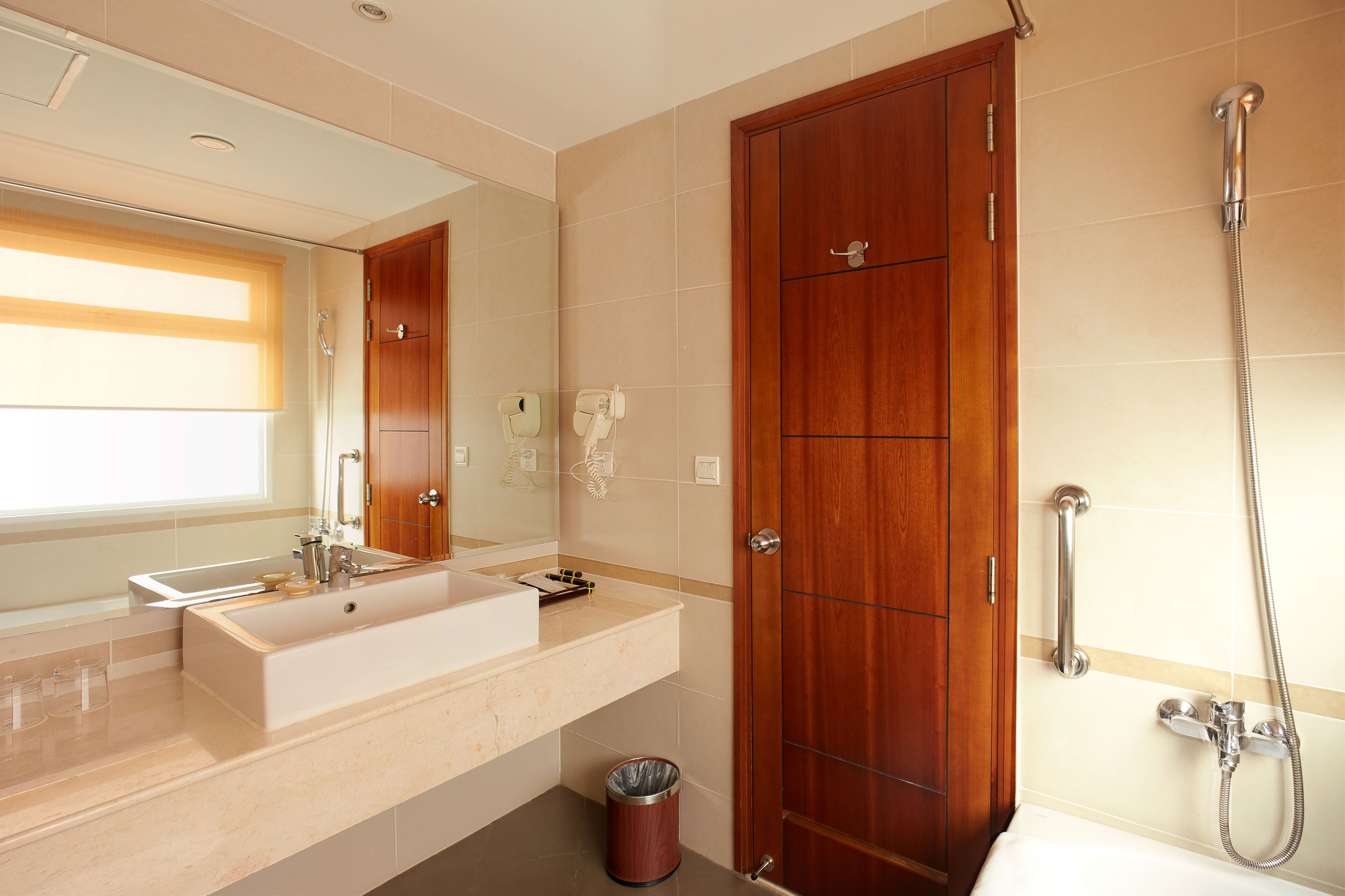 Foto - GK Central Hotel