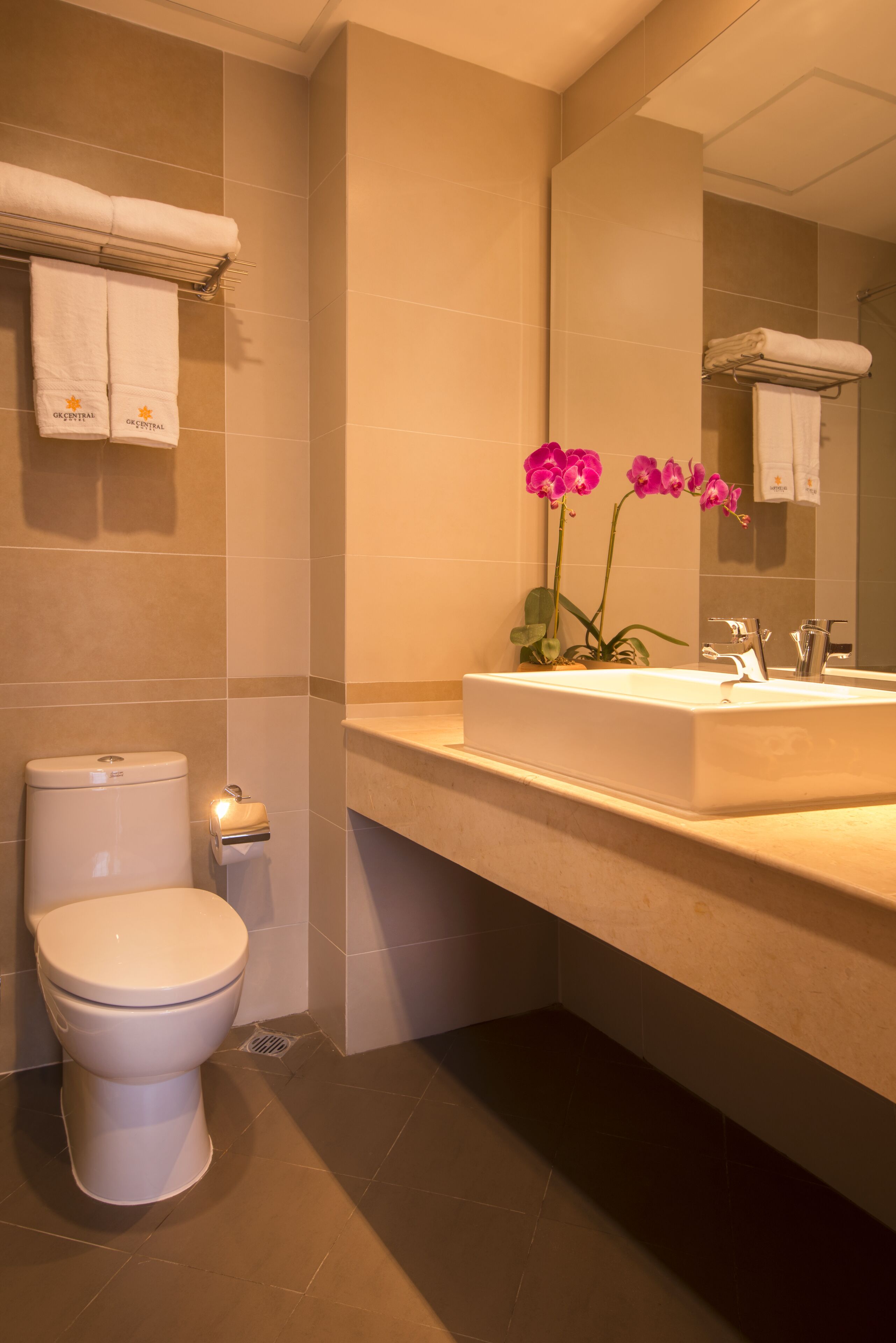 deep-soaking bathtub