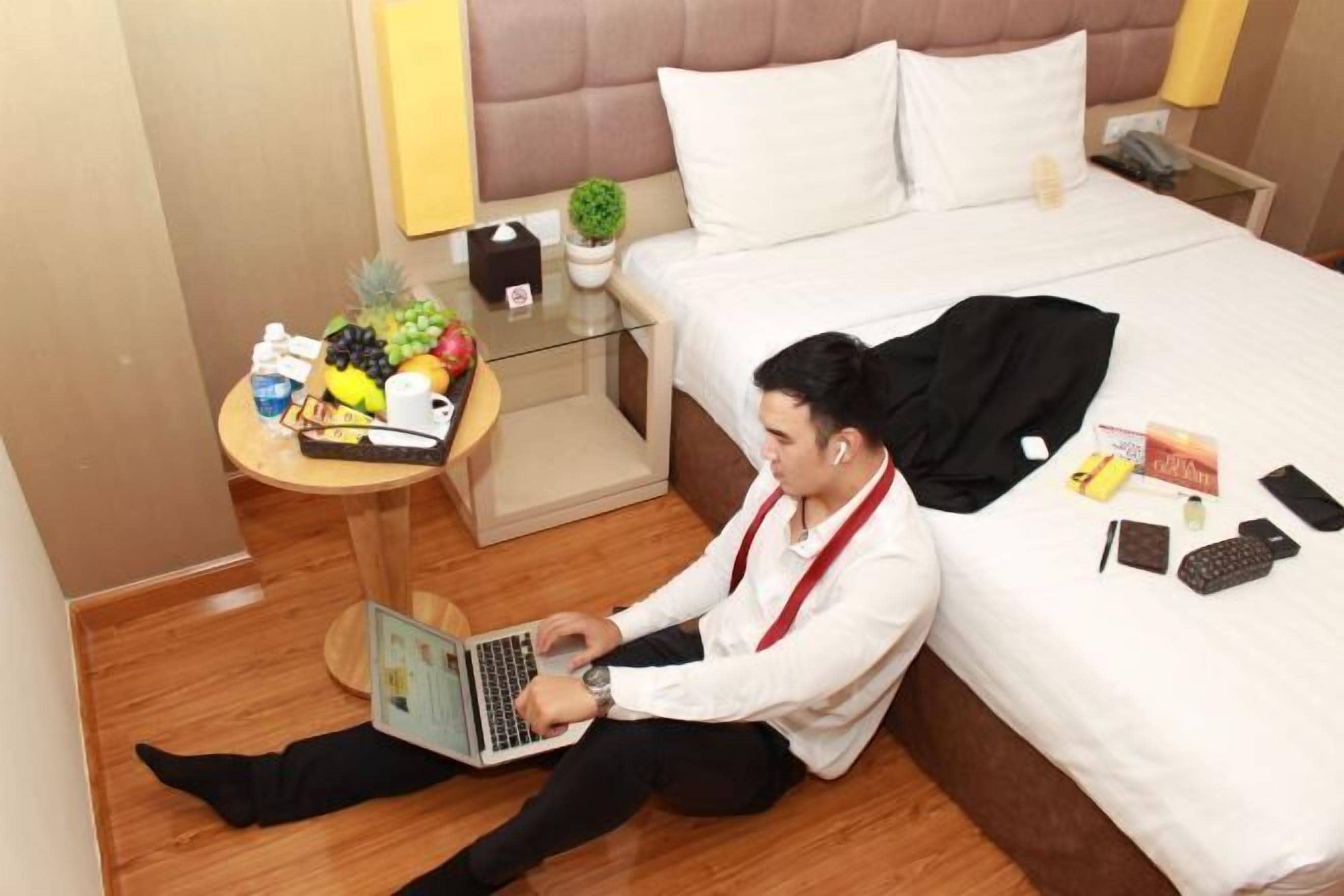 免费迷你吧物品、客房内保险箱、办公桌、遮光窗帘