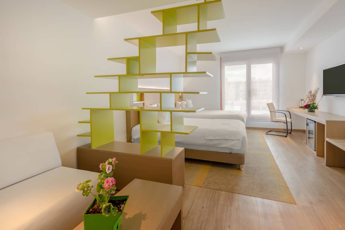 Premium bedding, minibar, in-room safe, desk