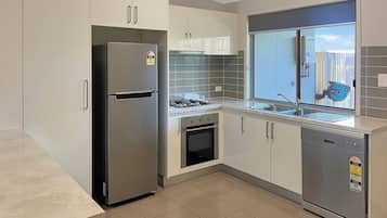 Tủ lạnh, lò vi sóng, lò nướng, bếp nấu