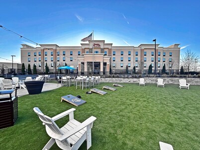 Hampton Inn & Suites Robbinsville