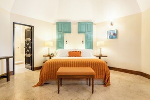 Egyptian cotton sheets, premium bedding, down duvets, pillow-top beds - Pensativo House Hotel (Antigua Guatemala)