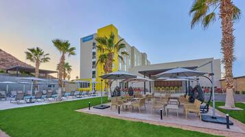 Kolam renang outdoor