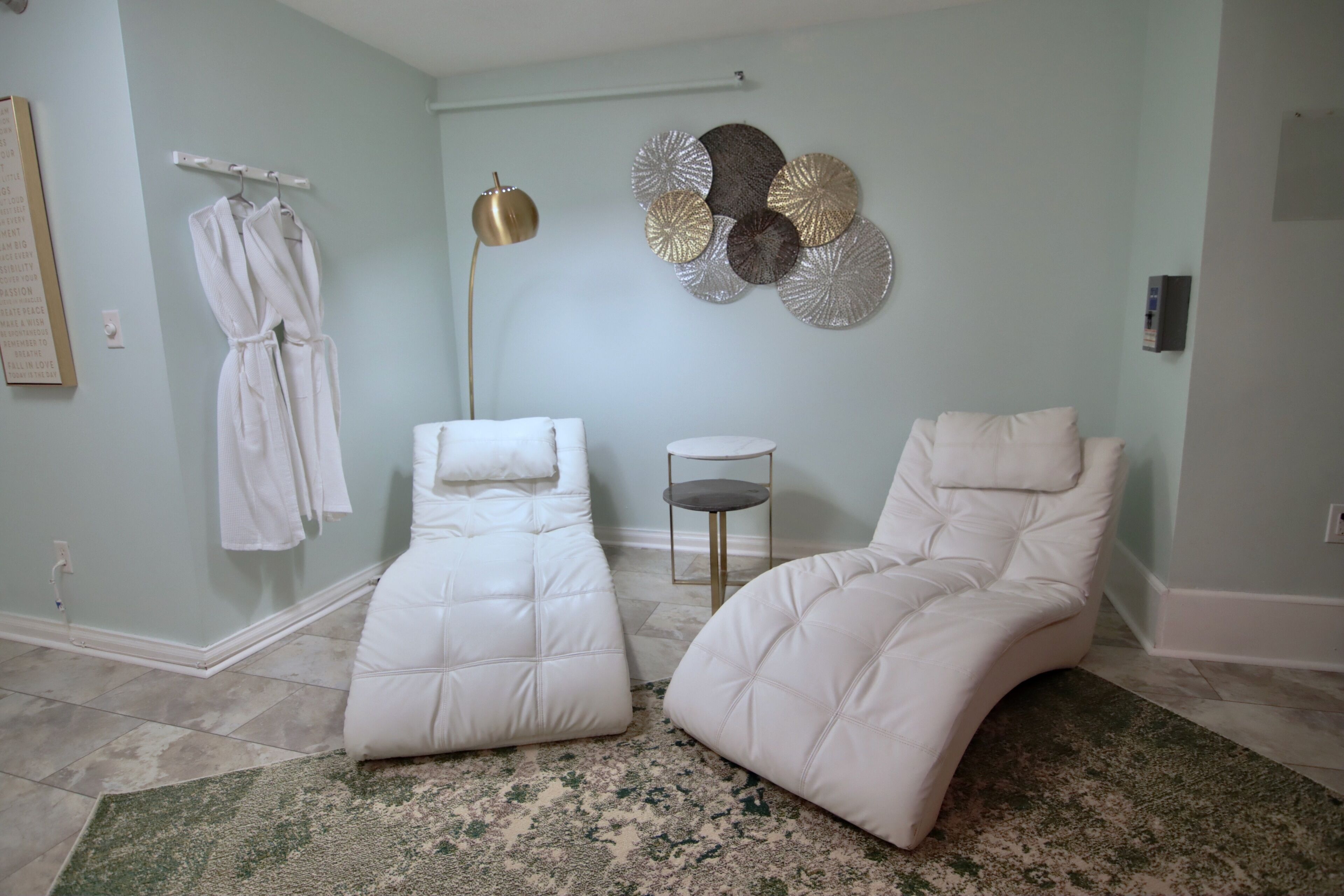 fern deco (1st floor) | 1 bedroom, egyptian cotton sheets, premium bedding