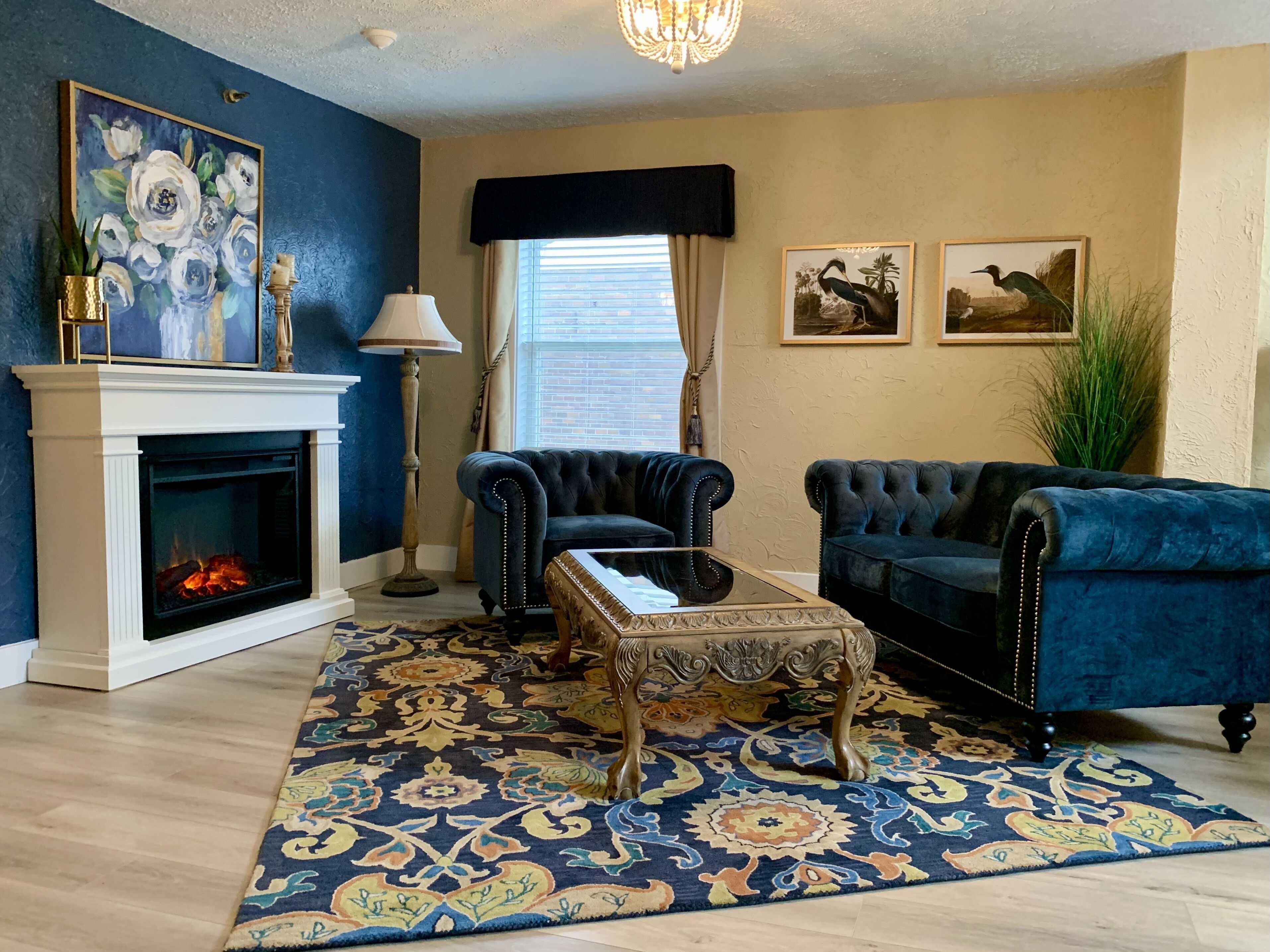 The Bayview Room | 起居区 | 平板电视