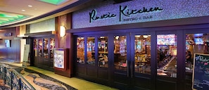 8 restaurants, breakfast, lunch, dinner served; American cuisine