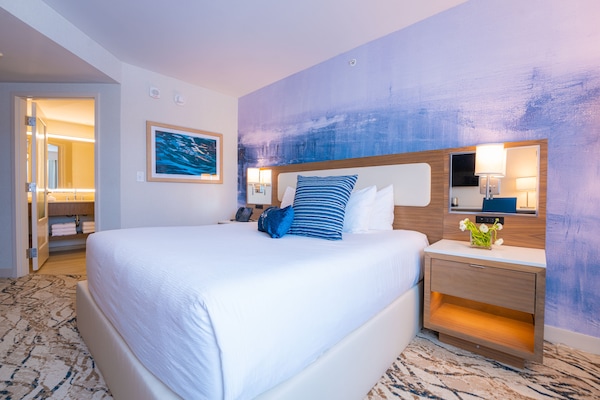 Hochwertige Bettwaren, Pillowtop-Betten, Zimmersafe, Schreibtisch