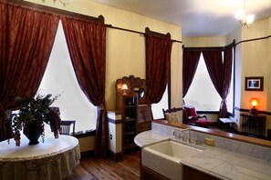 #5/6 Martin Suite | Living area | Flat-screen TV - Martin & Mason Hotel (Deadwood)