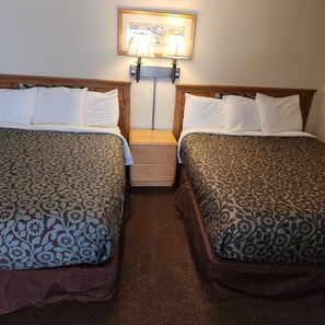 Chambre Confort, 2 grands lits | Vue de la chambre