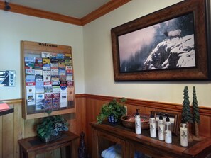 Interior entrance - Canyon Motel (Hot Sulphur Springs)