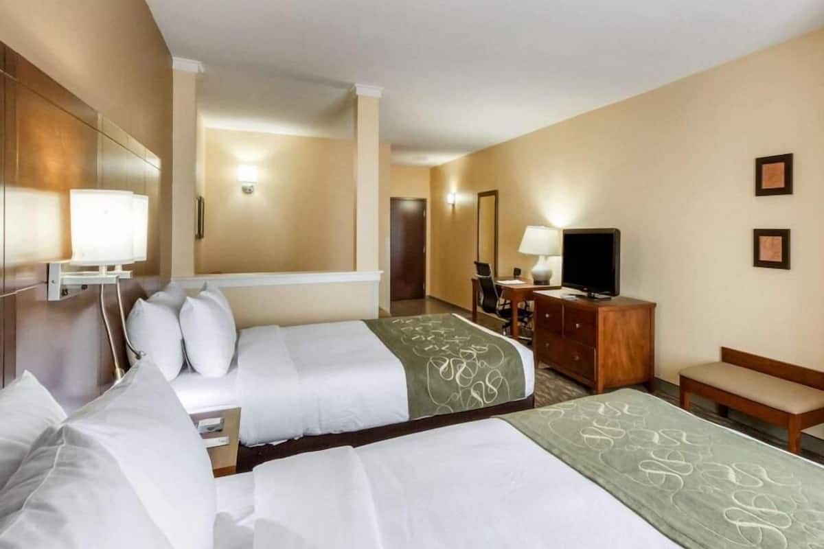 1 Schlafzimmer, Pillowtop-Betten, Schreibtisch, Bügeleisen/Bügelbrett