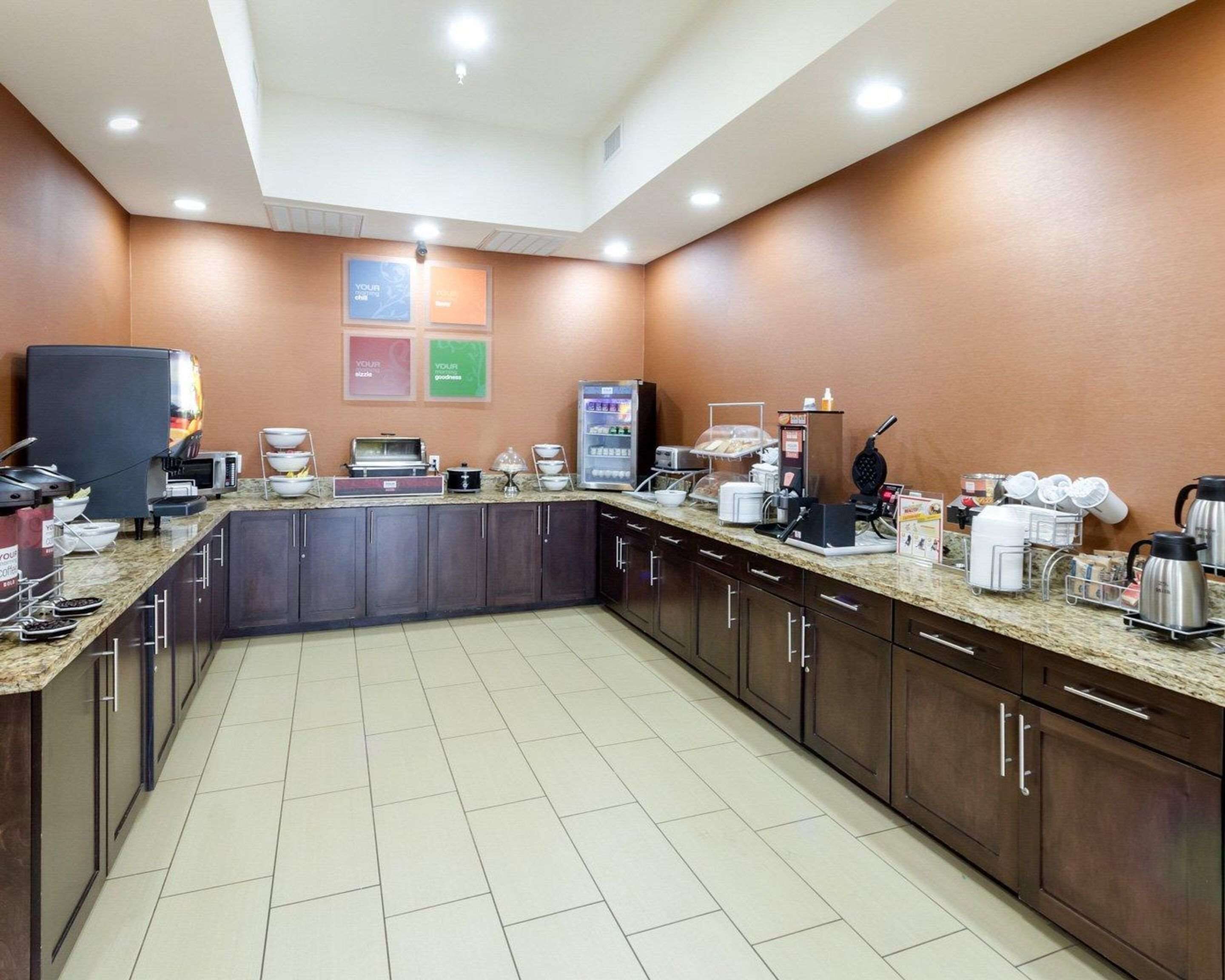 free daily continental breakfast