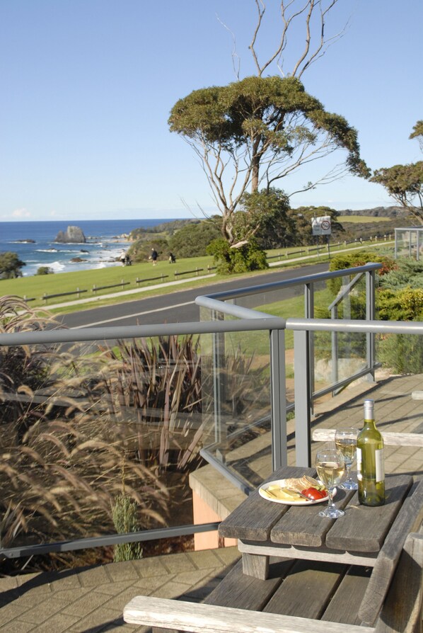 Studio King View | Balcony - Amooran Oceanside (Narooma)