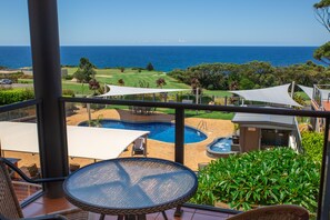 Studio King View | Minibar, desk, free WiFi - Amooran Oceanside (Narooma)