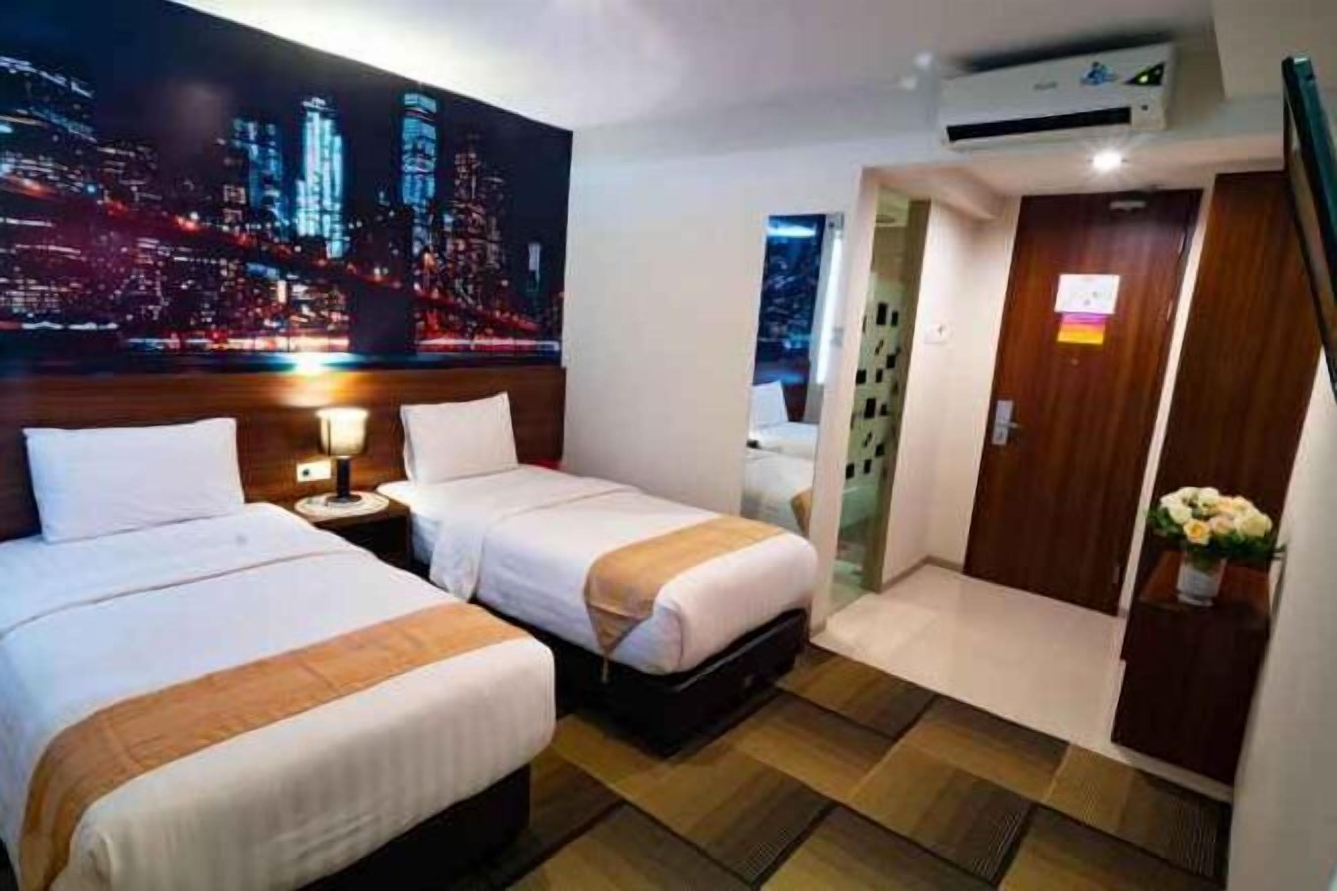 Caja de seguridad en la habitación, escritorio y wifi gratis 