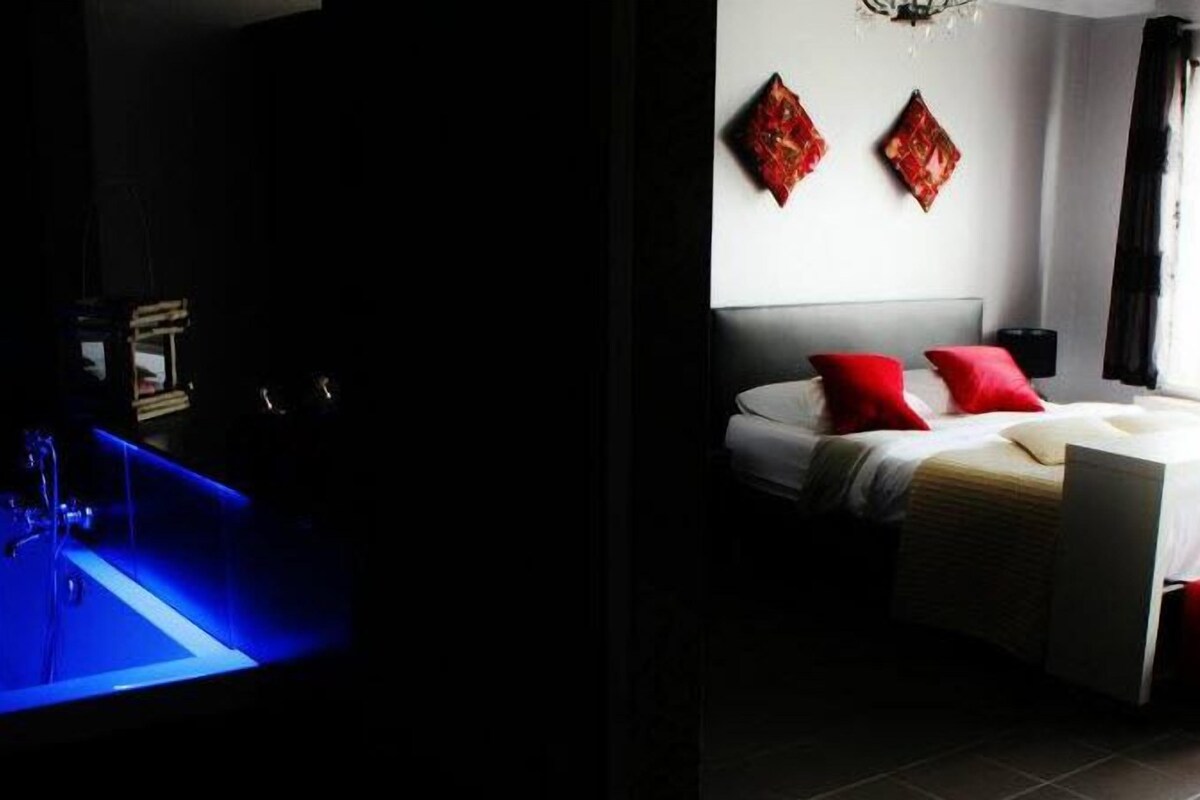 Deluxe-Doppelzimmer | Minibar, Schreibtisch, schallisolierte Zimmer, Bügeleisen/Bügelbrett