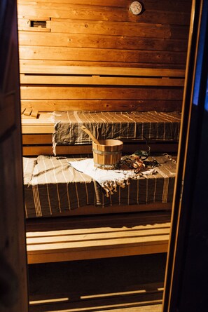 Behandlungsräume für Paare, Sauna, Whirlpool, Dampfbad