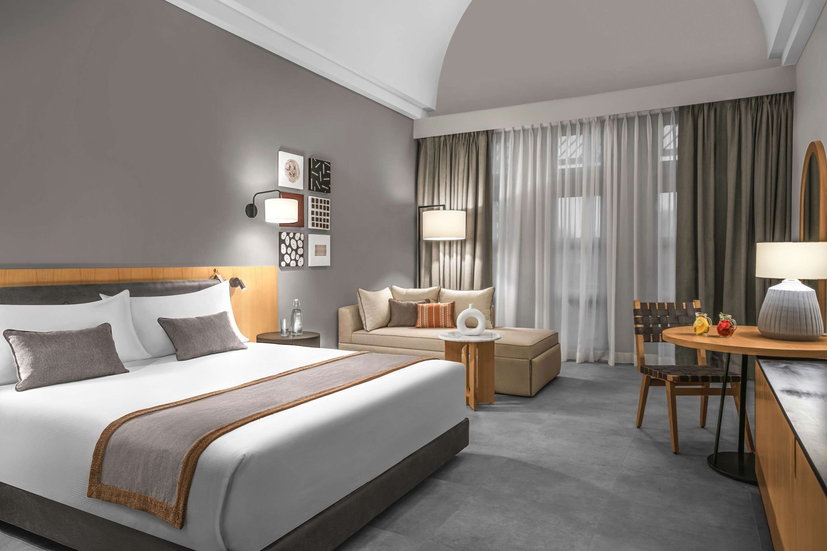 Minibar, két bảo mật tại phòng, màn/rèm cản sáng 