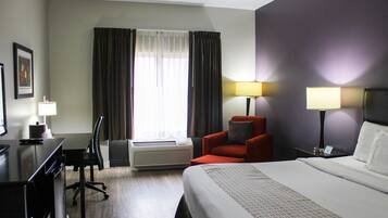 Hochwertige Bettwaren, Tempur-Pedic-Betten, Schreibtisch