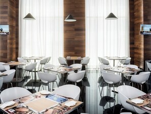 Frokost, lunsj og middag serveres