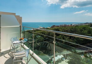 Outdoor dining - Mirabelle (Varna)