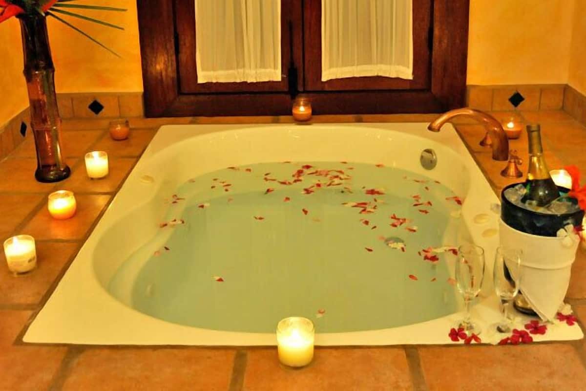 executive suite | deep-soaking bathtub