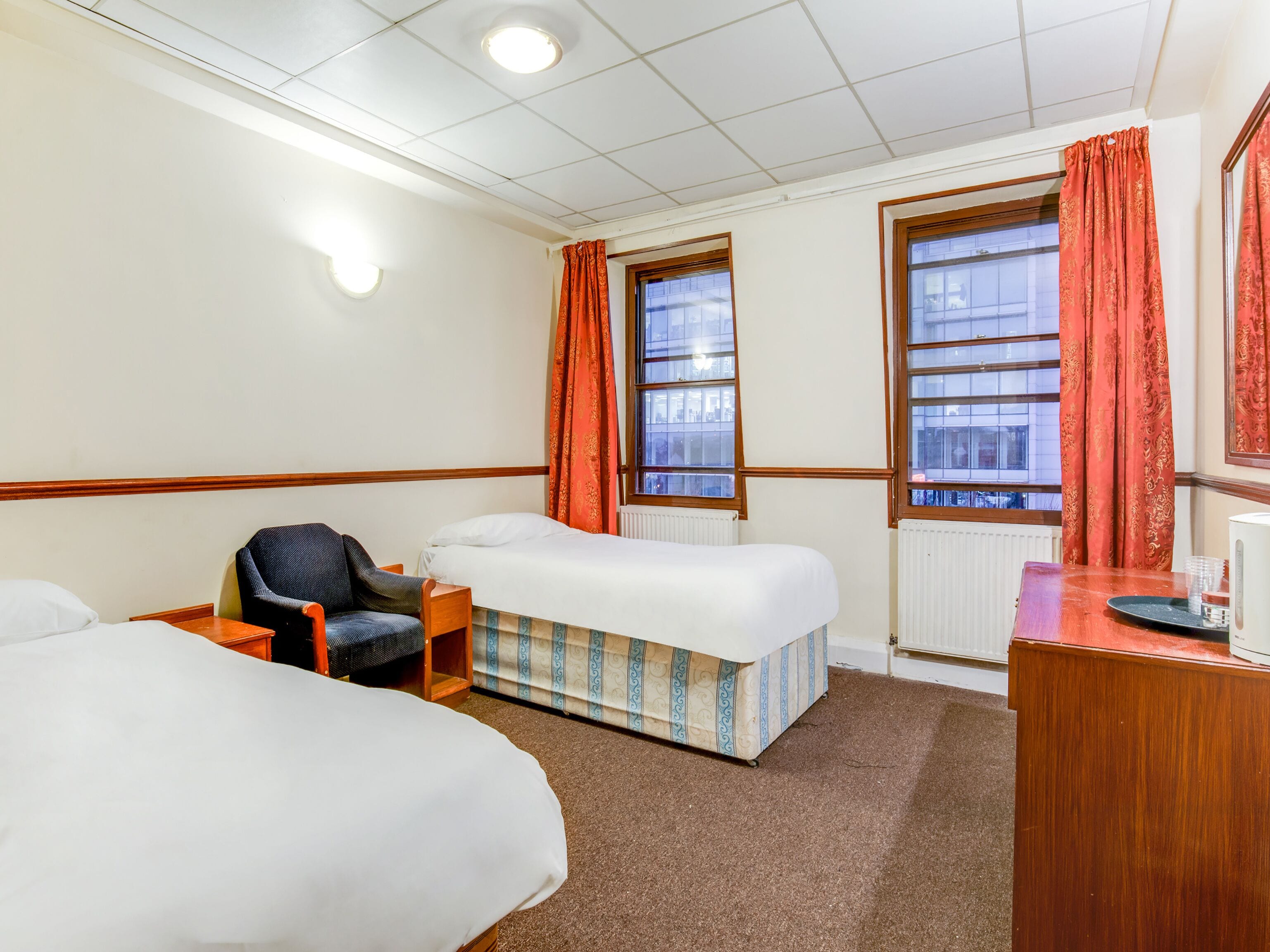 Standard Twin Room, 2 Single Beds | Desk, iron/ironing board, free WiFi