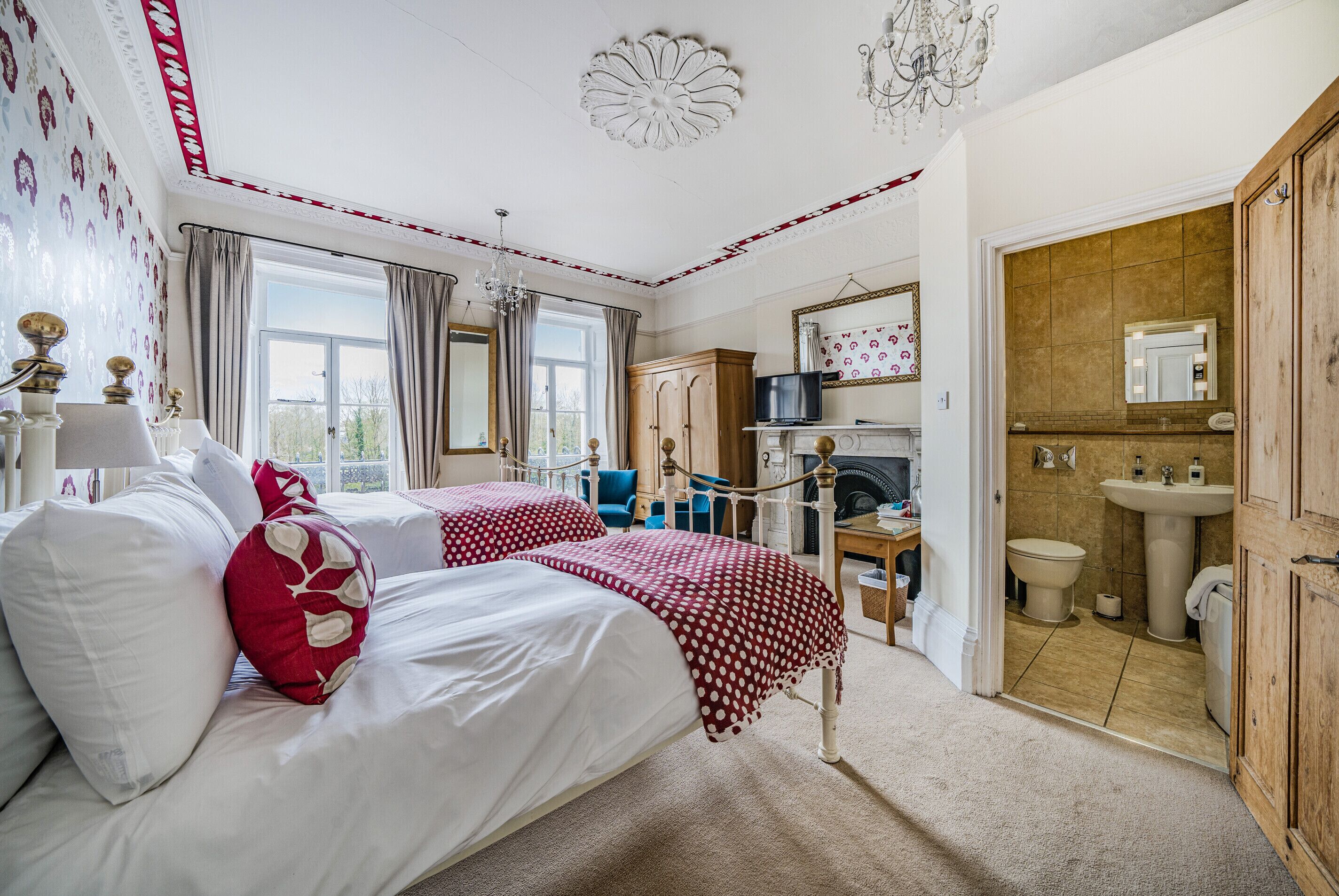 Superior kamer, 1 twee- of 2 eenpersoonsbedden, en-suite badkamer (Room 5)