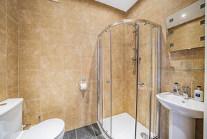 Bathroom - Yeo Dale Hotel (Barnstaple)