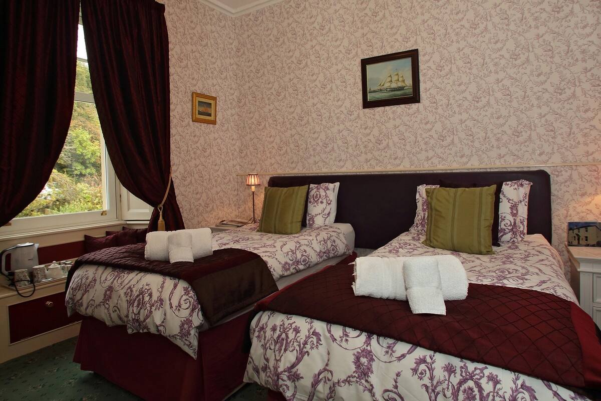 Twin Room, Ensuite
