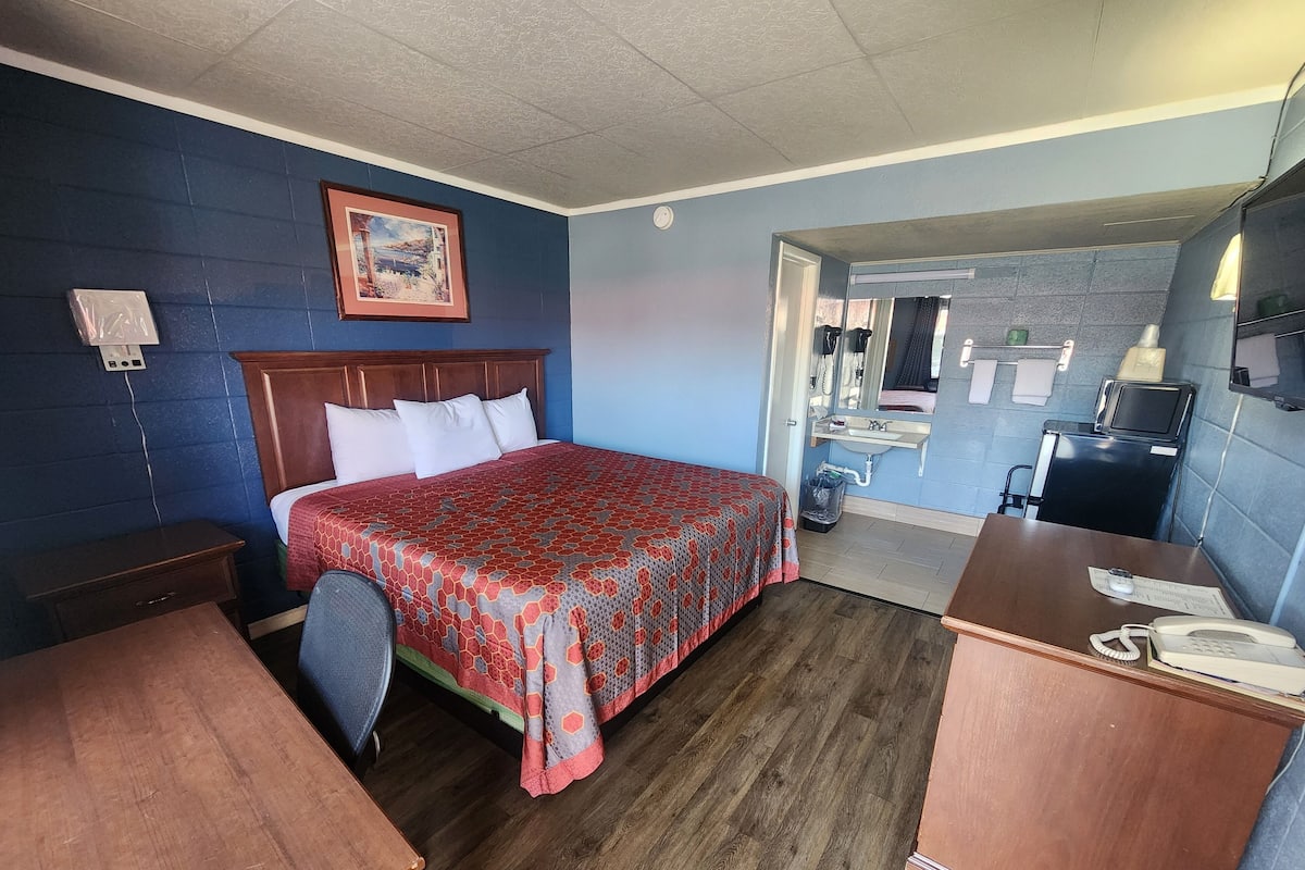 Standard Room, 1 King Bed, Non Smoking