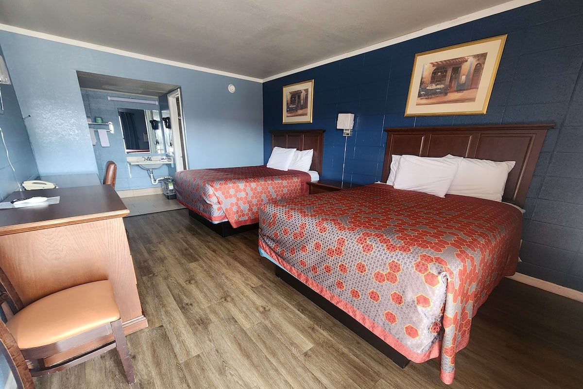 Standard Room, 2 Queen Beds, Non Smoking