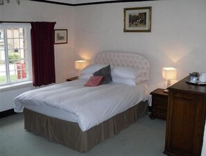 Quadruple Room, Ensuite - Ostrich Inn (King's Lynn)