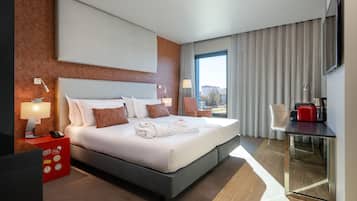 Minibar, in-room safe, desk, laptop workspace