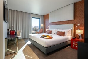 Minibar, in-room safe, desk, soundproofing