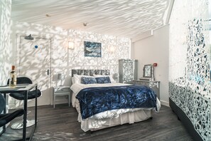 Apartment, Ensuite (Studio Apartment) | 1 bedroom - Beachmount Holiday Apartments (Colwyn Bay)
