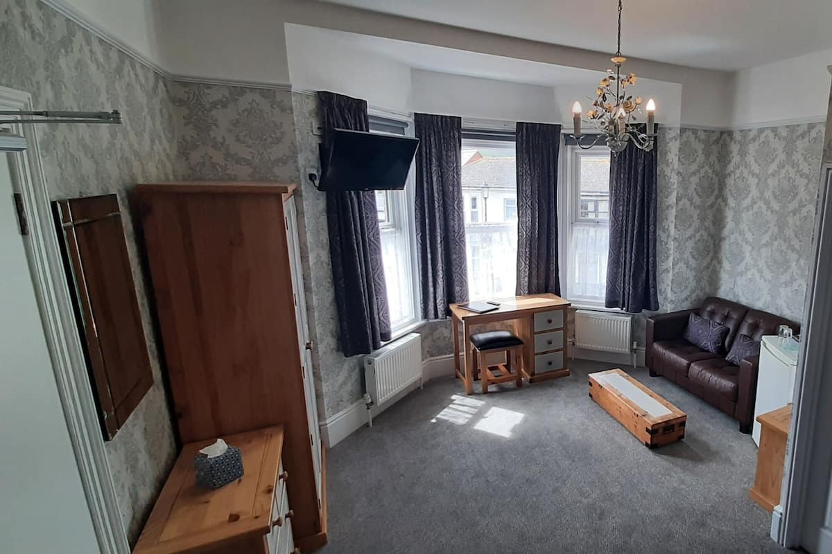 Tweepersoonskamer, en-suite badkamer (Large Super King) | Individueel gedecoreerd, gratis wifi