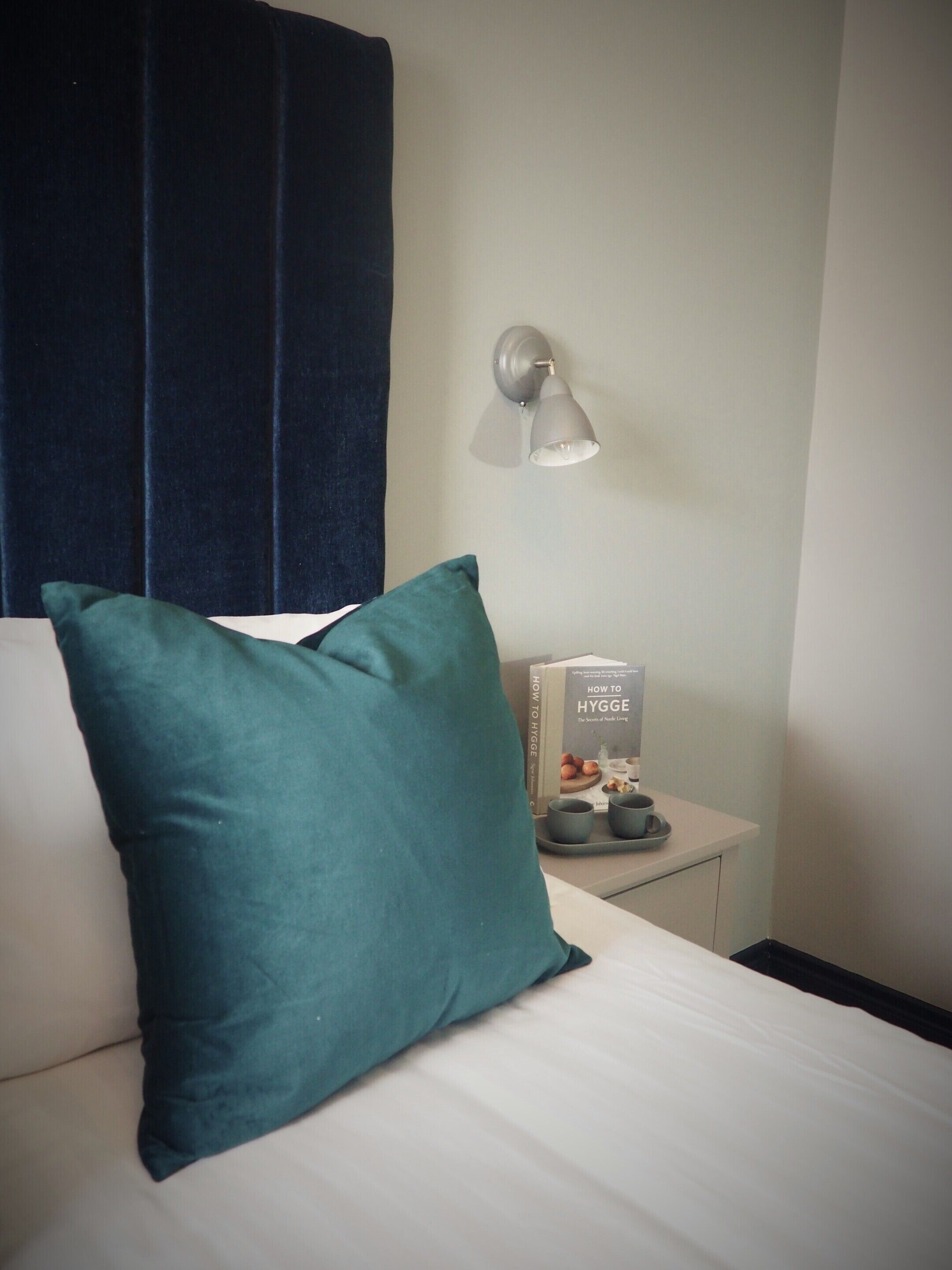 Quarto solteiro, suíte