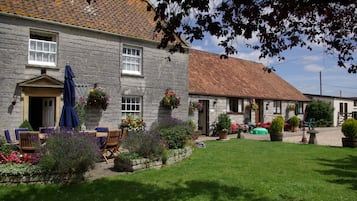 Habitación doble estándar, baño en la habitación | Exterior
