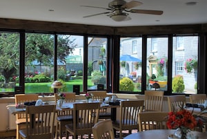 Comfort Triple Room (Riverside) | Restaurant