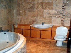 Bathroom - Ellison Hall (Hebburn)