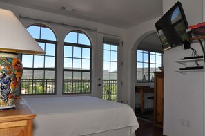 Premier Double Room, 1 Bedroom, Balcony, Mountain View