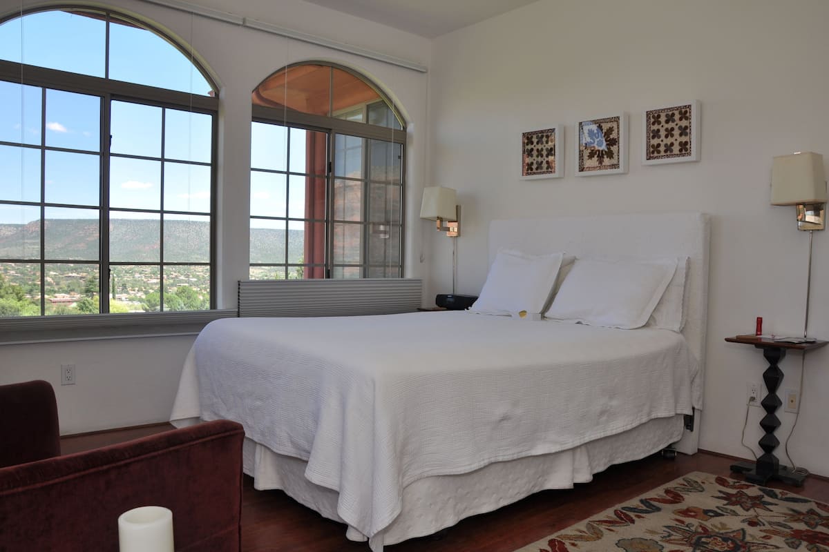 Luxury Double Room, 1 Bedroom, Balcony, Mountain View | Premium bedding, individually decorated, individually furnished